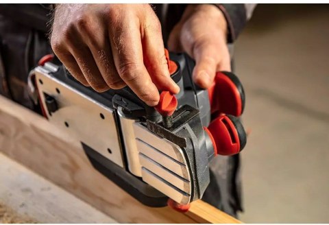 GRAPHITE Strug Elektryczny 850W Graphite głębokość strugania 3mm, szerokość strugania 82 mm