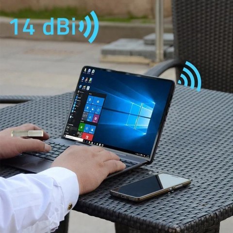 Qoltec QOLTEC ANTENA 4G LTE DUAL | 14DBI | DOOKÓLNA | ZEWNĘTRZNA