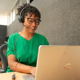 POLY Zestaw słuchawkowy Blackwire 8225 Stereo USB-C z certyfikatem Microsoft Teams + przejściówka USB-C/A