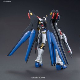 Figurka kolekcjonerska Bandai HGCE 1/144 ZGMF-X20A STRIKE FREEDOM GUNDAM