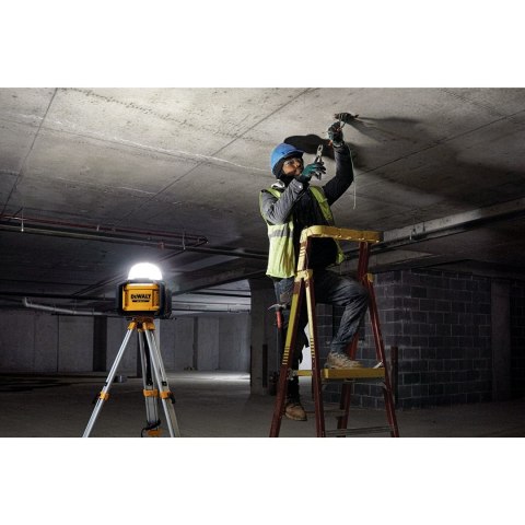 Lampa robocza kompaktowa 18v xr na aku 18/54v, bez aku