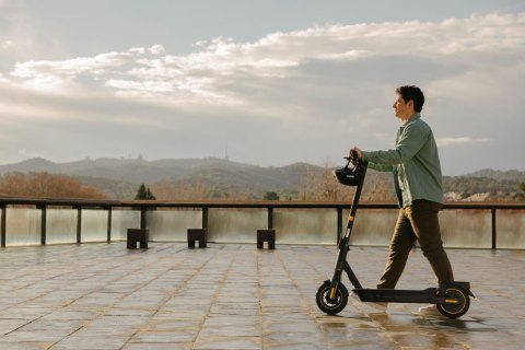 Ninebot by Segway KickScooter MAX G2 D 20 km/h Czarny 15,3 Ah