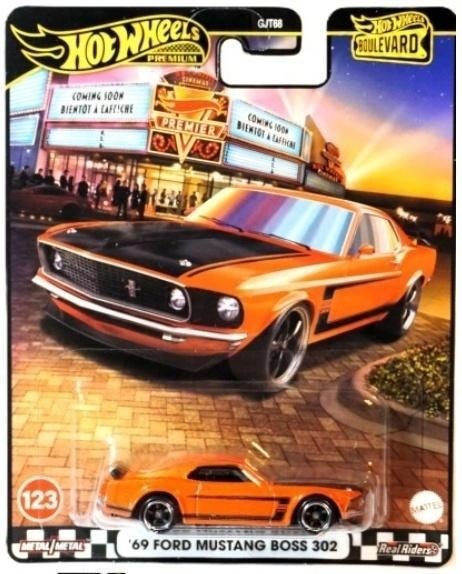 Hot Wheels Premium Samochodzik Boulevard