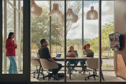 HP POLY Kamera z głośnikiem soundbar Studio USB 842D4AA